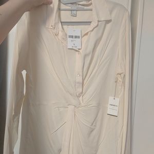 Twist front button up